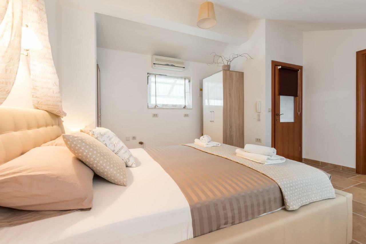 Žrnovnica Holiday Home Harmony מראה חיצוני תמונה
